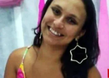 Mulher tem casa invadida e é morta a facadas no RJ