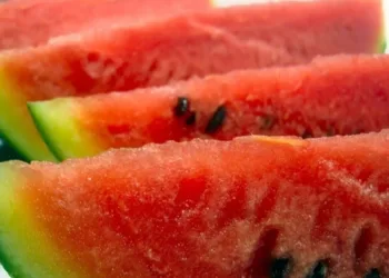 Melancia é a fruta que mais ajuda combater crises de ansiedade e pânico