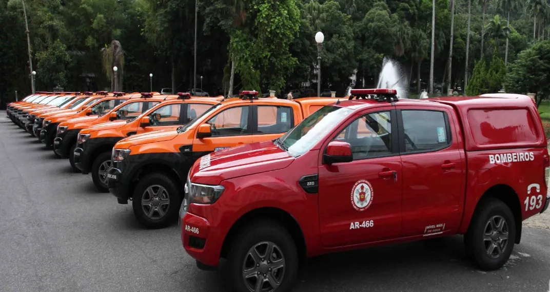 Defesa Civil e Bombeiros recebem viaturas e equipamentos operacionais