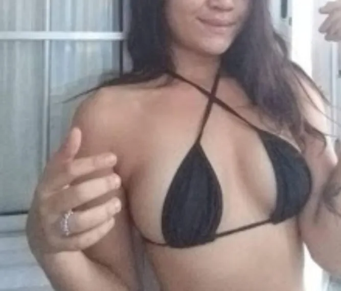 Mulher é encontrada morta em terreno baldio com 55 facadas