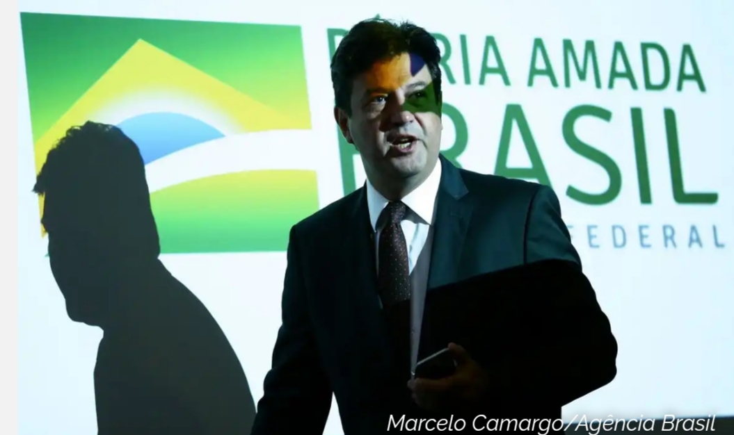 Ministro confirma primeiro caso suspeito de coronavírus no Brasil