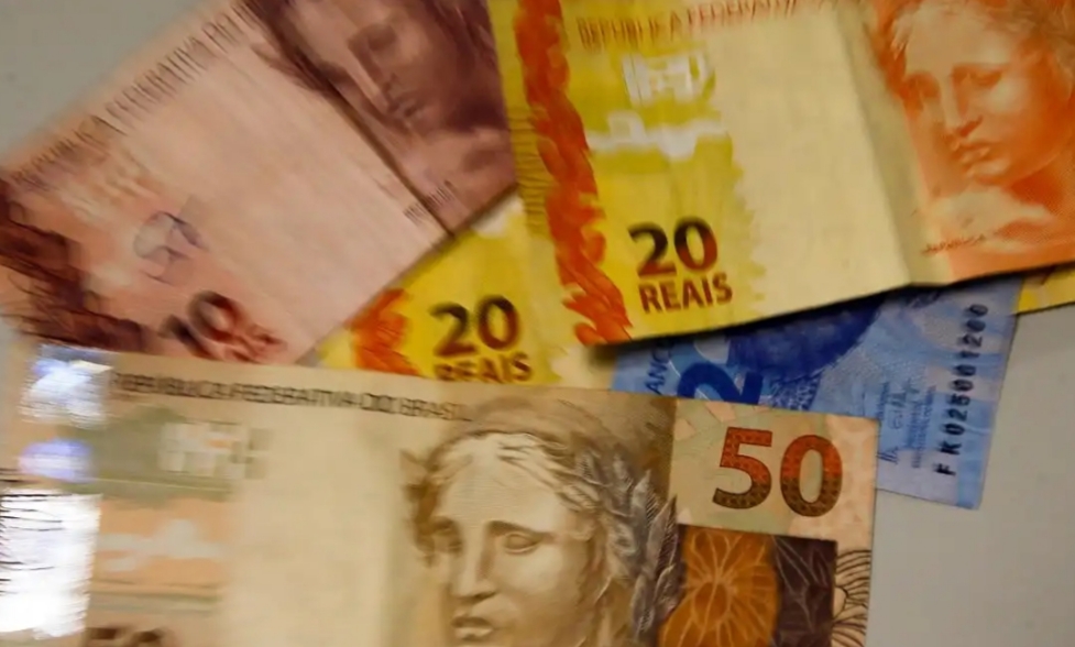 Novo valor do salário mínimo começa a vigorar amanhã