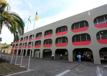 Governo do Estado inaugura 11 colégios militares