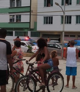 Briga, confusão e tiros para o alto em plena luz do dia em praia de Cabo Frio