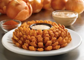 Quer ganhar a famosa cebola gigante dourada Bloomin’ Onion do Outback?