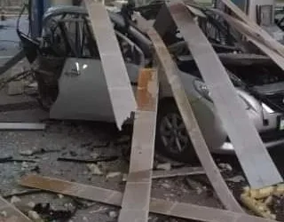 CARRO EXPLODE EM POSTO DE COMBUSTÍVEL