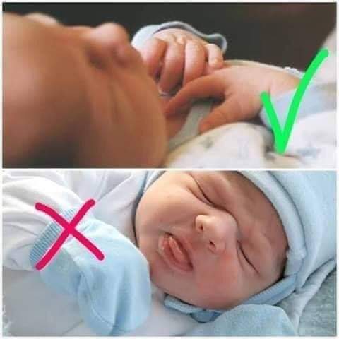 É CORRETO BEBÊS USAREM LUVINHAS PARA NÃO SE MACHUCARAM?