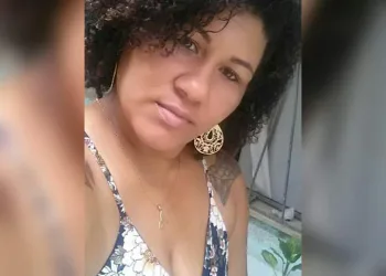 HOMEM MATA EX MULHER A GOLPES DE FACÃO NO RJ
