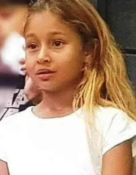 OI, meu nome é EMANOELLY PESTANA DE CASTRO! Eu só tinha 8 aninhos”