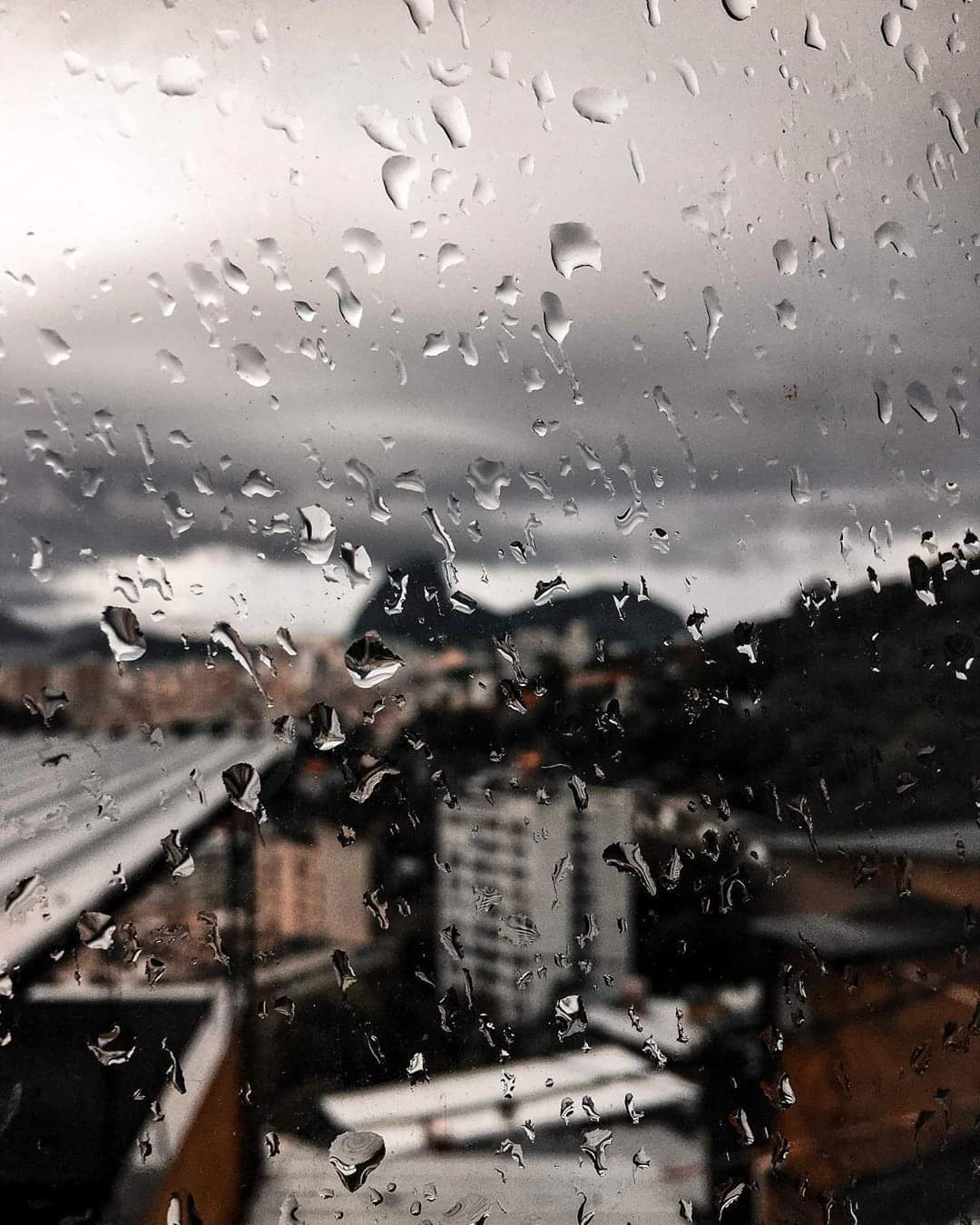 VAI CHOVER AMANHÃ? VEJA A PREVISÃO DO TEMPO