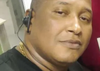 MOCIDADE DE LUTO!! DIRETOR É ASSASSINADO EM ENSAIO DA ESCOLA