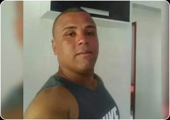 FILHO É SUSPEITO DE MATAR O PAI A FACADAS NO RJ