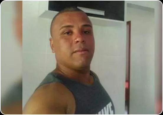 FILHO É SUSPEITO DE MATAR O PAI A FACADAS NO RJ