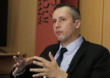 Bolsonaro exonera secretário especial da Cultura, Roberto Alvim