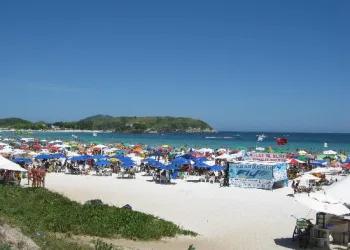 Cabo Frio reúne mais de 700 mil pessoas na virada do ano
