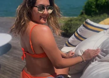 Filha de Fátima Bernardes, mostra bronzeado após viagem de fim de ano