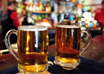 Cerveja contaminada pode ser causa de síndrome que matou uma pessoa