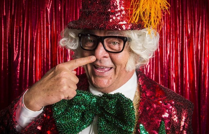 TV: Chacrinha conta a história do Velho Guerreiro