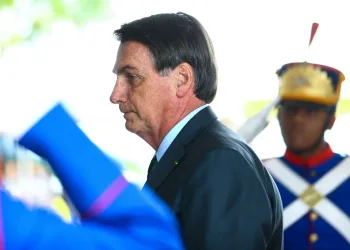 Bolsonaro diz que quer manter relações comerciais com Irã