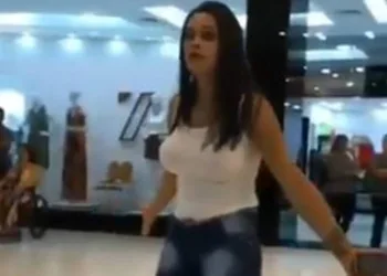 Vídeo: Trans é retirada de banheiro feminino em shopping
