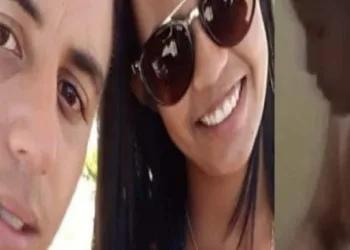 Homem flagra esposa e amante na cama revoltado filma tudo e joga na internet