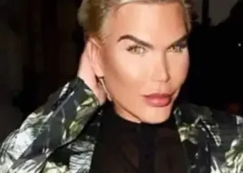 KEN HUMANO AGORA É BARBIE