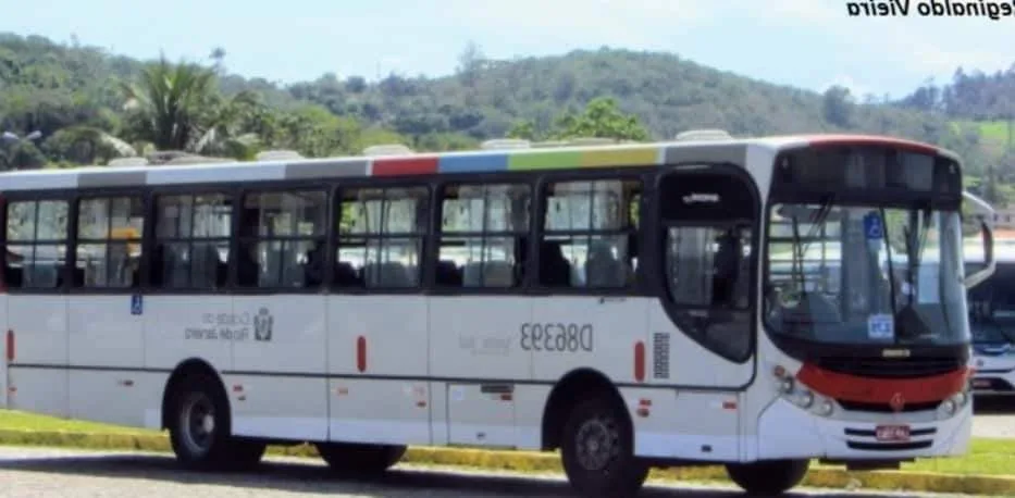 Rio de Janeiro autoriza uso de bermuda por motoristas e cobradores de ônibus