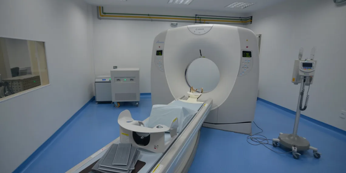 Prefeitura inaugura tomógrafo que fará 1,2 mil exames por mês no Hospital Rocha Faria, em Campo Grande