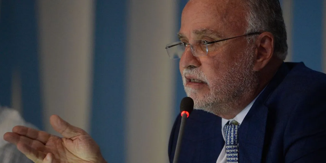 Cedae promete água sem geosmina na próxima semana