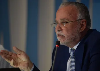 Cedae promete água sem geosmina na próxima semana