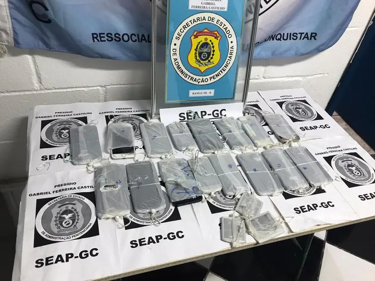 Operação apreende 24 celulares em unidade prisional do Rio