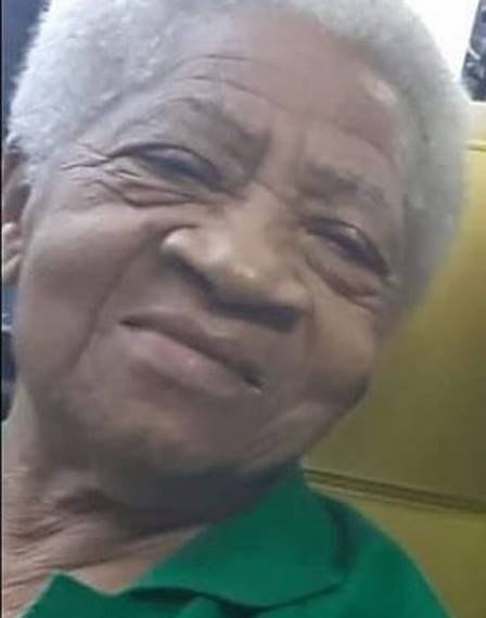 Idosa morta por bala perdida cuidava dos netos quando foi atingida