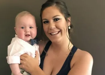 Mulher descobre que “pedra no rim” na verdade era um bebê