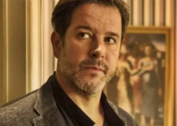 Após ter o filho assassinado, semana de Raul será quente na novela Amor de Mãe