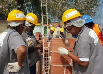 Projeto abre vagas gratuitas de formação para mulheres na construção civil