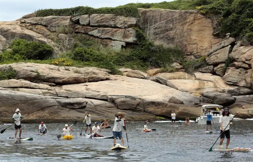 Prefeitura do Rio lança campanha Praia Urgente de mobilização para limpeza da orla do Rio
