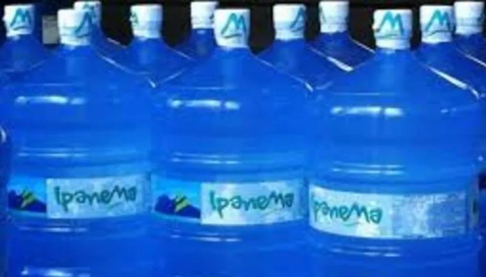 Vigilância Sanitária proíbe comercialização de galão de água da marca Ipanema