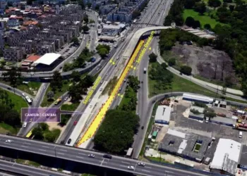 Uma faixa da Avenida Brasil será interdita para limpeza do canteiro central das obras da Transbrasil