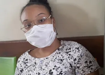 Moradora de Santa Cruz faz vaquinha para tratar de doença gravíssima da filha