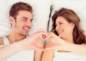 Fazer amor 6 vezes por semana aumenta a expectativa de vida em 10 anos, diz estudo