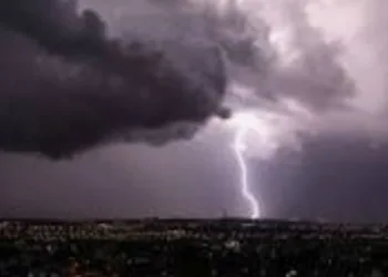 Olha o roupa no varal!! Chuvas fortes amanhã!!