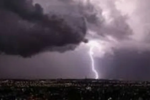 Olha o roupa no varal!! Chuvas fortes amanhã!!