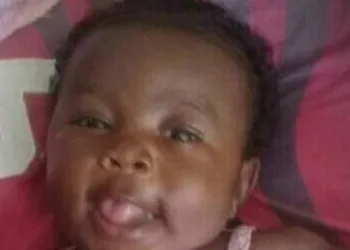 Policiais militares salvam uma bebê no Rio de Janeiro