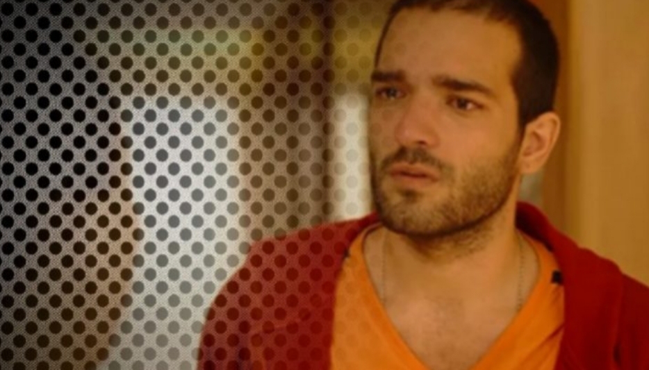 Sandro leva um tiro para proteger o irmão e pode morrer na novela Amor de Mãe