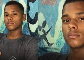 Jovem garçom ouve grito de socorro na praia e salva toda uma família que se afogava