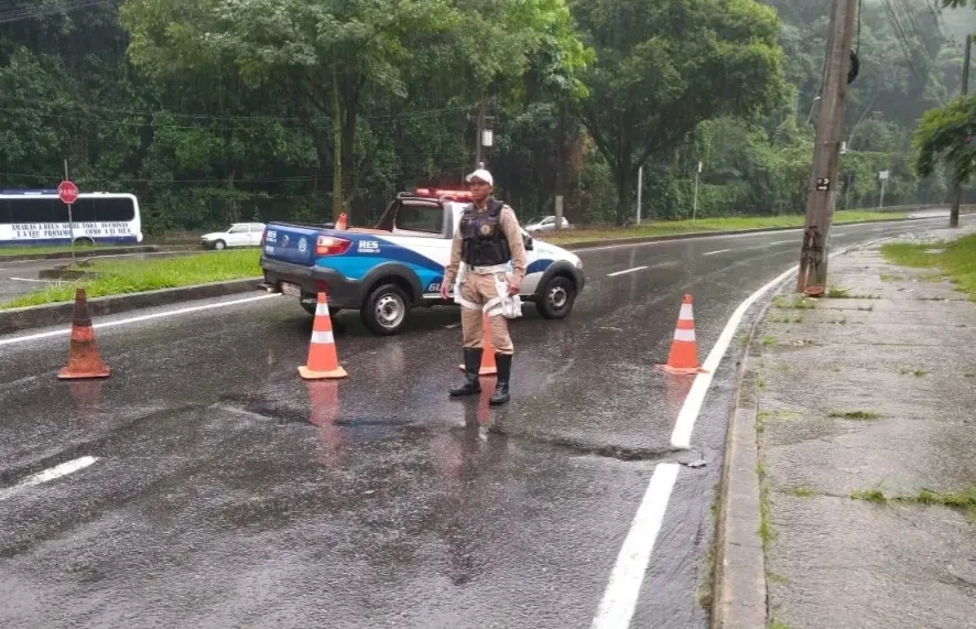Guarda Municipal divulga plano de ação para bloqueio de vias durante chuvas fortes