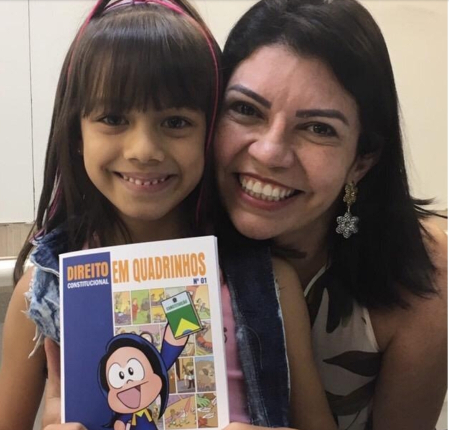Professora de Direito lança revista em quadrinhos sobre a Constituição Federal