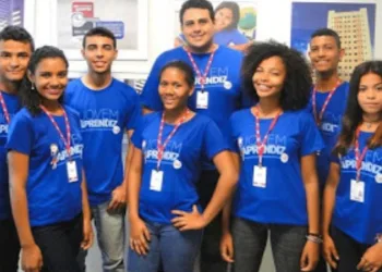 Caixa abre inscrições em estágio de nível médio para estudantes de todo Brasil com bolsa de R$ 1.000,00