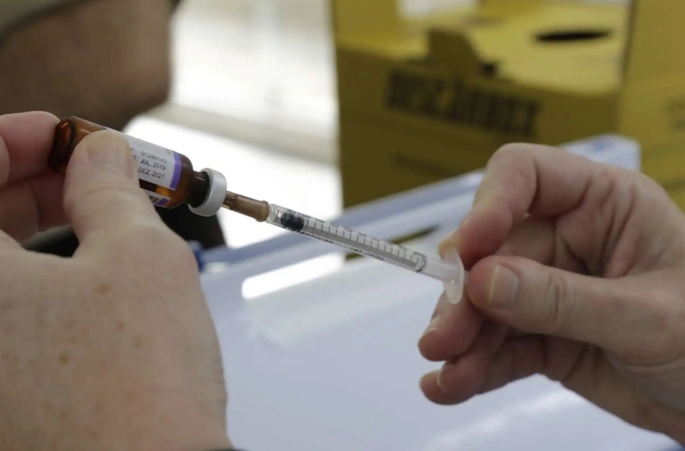 Vacina contra o sarampo neste sábado!! São 350 postos