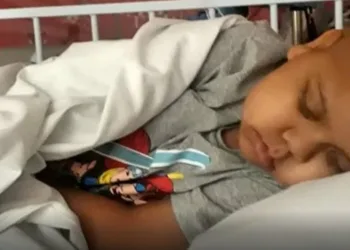 Com leucemia, Enzo tem 30 dias para conseguir medicamento de R$ 160 mil